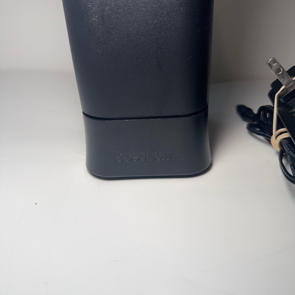 Spectrum SAC2V1A WiFi Router Wireless Internet Router With Power Adapter - Picture 2 of 7